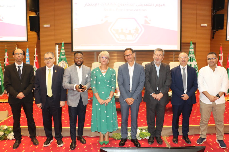 حملة وسائل التواصل الاجتماعي